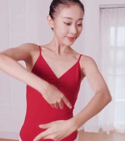 揭秘-舞蹈练习生萌妹私房日常