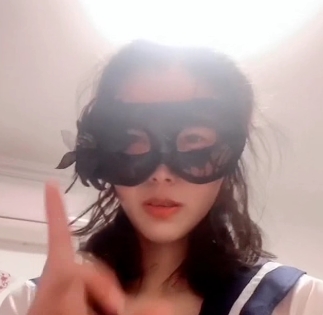 惊现-尤物熟女水手服私拍