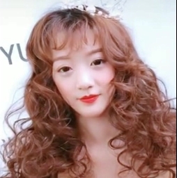 抖音网红-卷发辣妹被摸兔精彩zou+guang瞬间