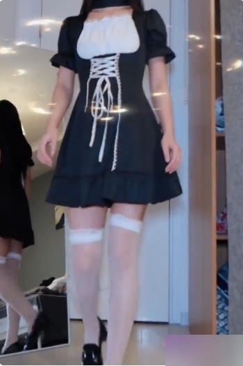 董香热舞合集：抖音风BGM青春无敌网红小乖乖女姿势撒尿，32V+72.8M百