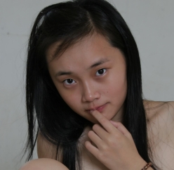 火爆一时的某艺术学院软妹子露出