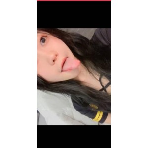 迷人学生妹苏苏耶的精彩合集，让你心动不已！