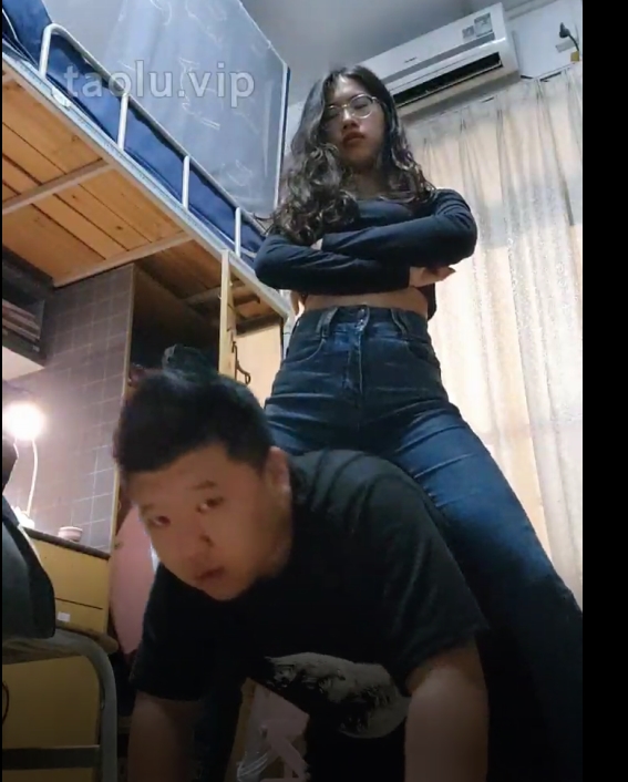 转载搬运,素人星探,偷溜女生宿舍,虐乳,白袜踩,骑马,深处,舔鞋,1v+348M,百度盘素人星探偷溜女生宿舍虐乳深处白袜踩骑马舔鞋视频(1v+348M)