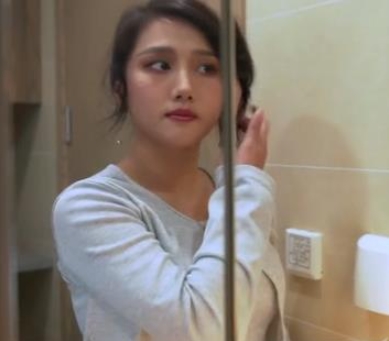 久妖制片厂的作品中的秘书呻吟