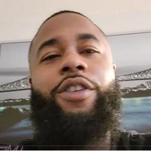 高颜值华裔成熟主妇在卧室中与黑人大胡子哥演绎剧情