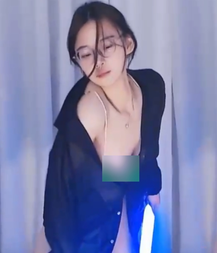 热舞放飞自我3V+200M的重磅推荐商品，万元定制首发，转载搬运！