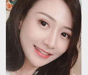 精选美女与男友打粑粑过程中展示的视频