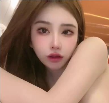 精选女神rose鲤鲤：身材颜值闺蜜拍作品，后背突出处外出打野两女一男主播，NV、990m资源