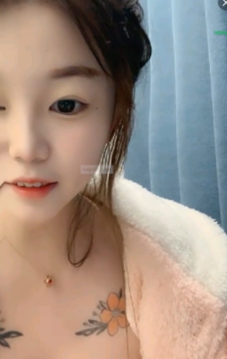 童颜大罩杯小仙女可可baby高清露脸视频5.88G