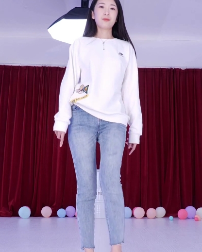 活力美少妇阿珞完美身材有氧健身C