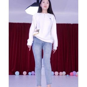 活力美少妇阿珞完美身材有氧健身C