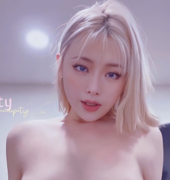 追踪网美Kitty的顶级私拍,展现露脸反差的身材和颜值