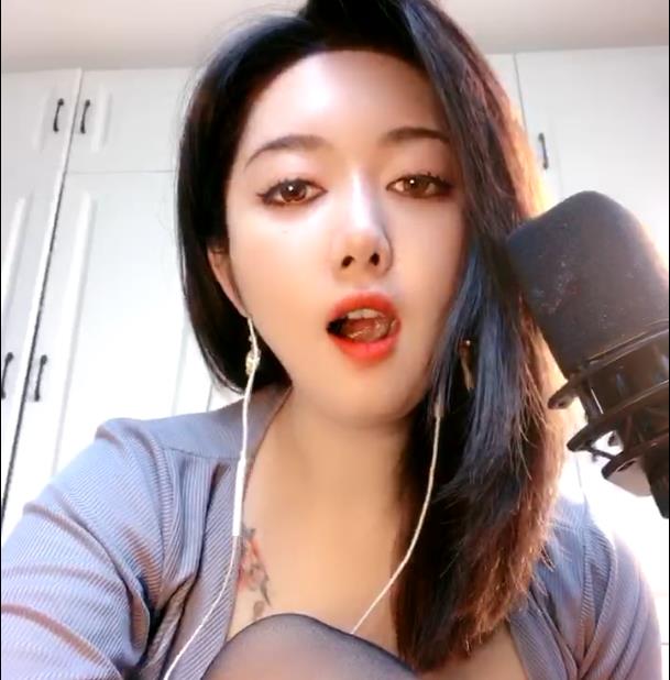 萌奶大美：顶级烧神H播，52.8G视频资源，火辣身材，坦克气场