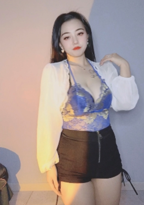 快手主播刘貂蝉有尺度热舞福利大罩杯摇摆第二弹视频