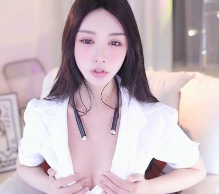 Stripchat女神JyPope黑丝美腿搭讪老板1V视频