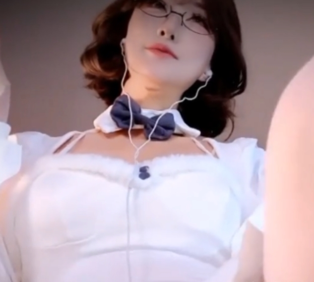 虎牙张爱玲最新粉丝祭[1v+300m][百度盘]转载搬运