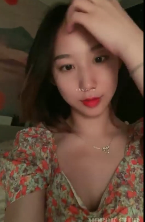 青春学生妹子撩骚叔叔检查身体视频1个，文件大小850兆