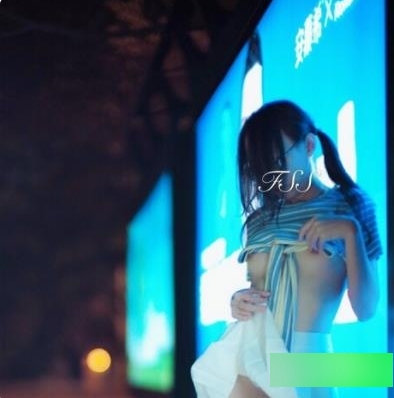 FSS冯珊珊:本土美女女神的最新稀缺散播合集