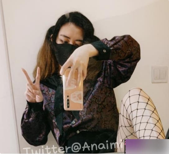 私拍展示奶味小咪的Onlyfan商品