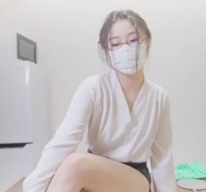 优质光“阴”娜娜老师教小处男，某处解压方式，1v+428m视频