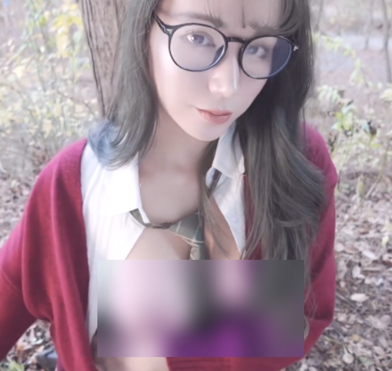 NaomiiiHub素人新人作品合集,4.7G视频大小,翘臀女神的生活探索