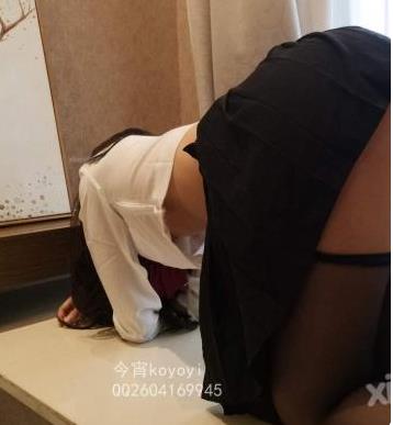 今宵Koyoyi大美女史上最全作品合集，被封UP主苦恼录视频火辣无圣光，游泳馆黑丝三点式惊艳，兄弟们快来评论吧！