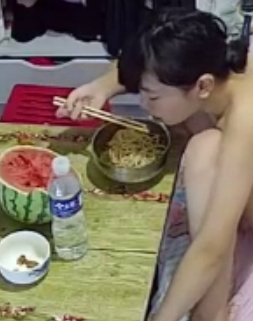 奇异世界：自行打包睡着视频，满足猎奇心理