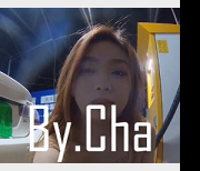 y.CHA2024新年大礼包来啦（12V-10G）》这部视频以其独特的探险元素和神秘的奇女子吸引了众多观众的目光，让人们对未知的世界充满了好奇和期待。快来观看这个光光逛街的奇幻之旅吧！