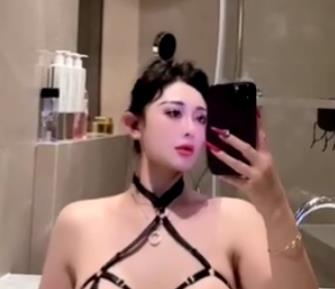 芷仪G宝：抖音博主自拍美颜大R，定制车灯瘦身特效，下载观看！