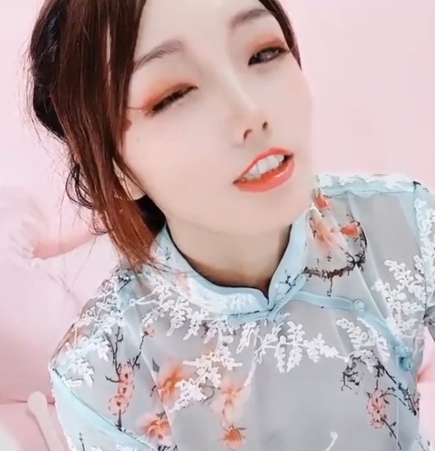 暖暖144v163g：网红主播CNmode的新视频更新，35v34g内容引发关注