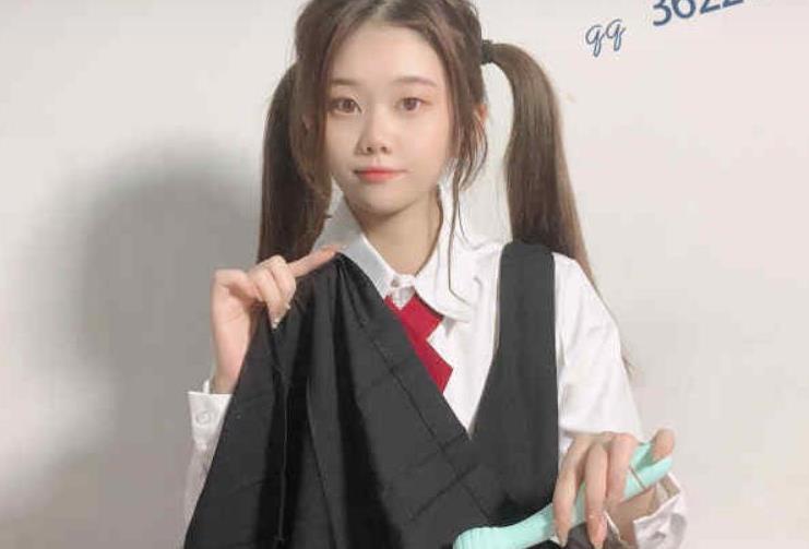 虎牙双马尾妹子六碗鱼子酱Dva合集露脸视频集