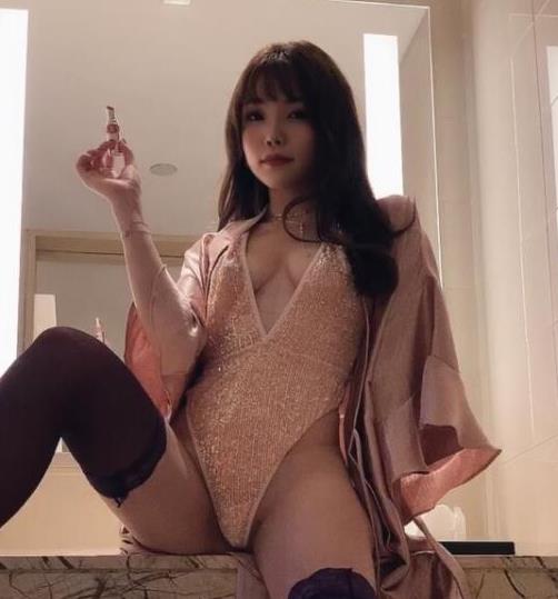 2021新款推掏桁人芝芝街拍Look合集