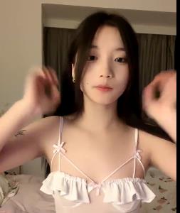 校花鲍鲍复出！长腿优质身材，天价收费视频[7V-1.39G]