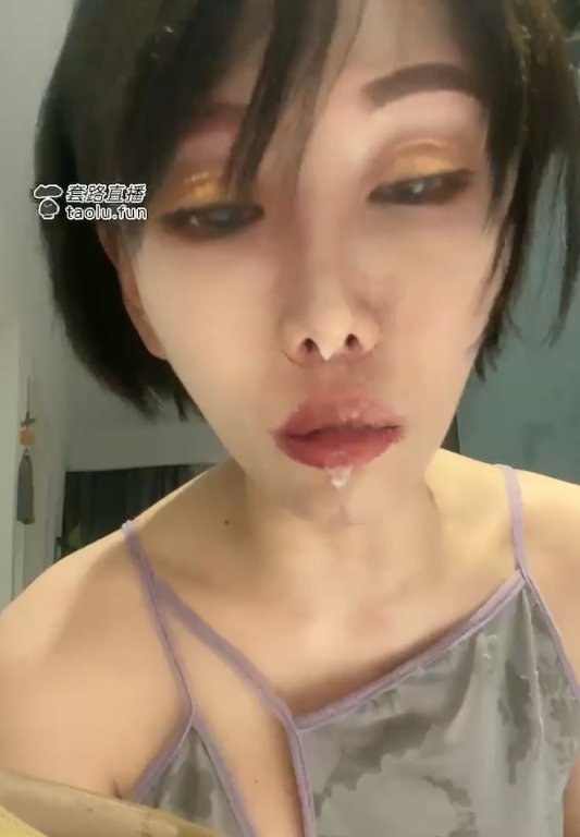 伊茜女王:超高防水台高跟鞋,一泻千里,浓痰鼻涕,第一视角剧情,性感呕吐