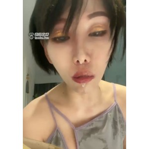 伊茜女王：超高防水台高跟鞋，一泻千里，浓痰鼻涕，第一视角剧情，性感呕吐