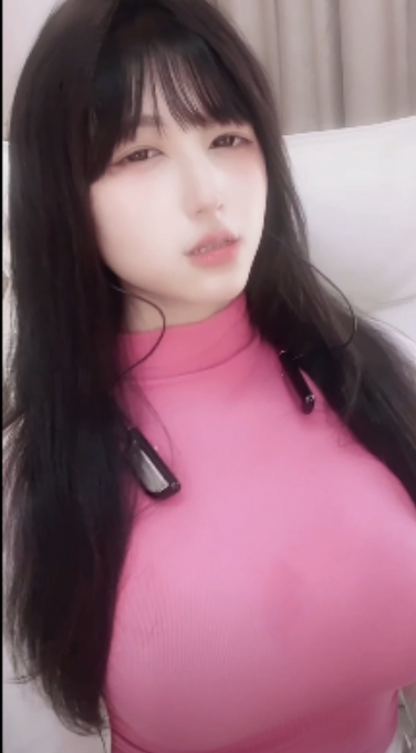 抖音热门视频达人兔柒柒露两点大摆锤,1v观看量928M,百度云资源分享