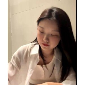 顶级S妇风韵犹存，婷婷楼梯自录直播[6V-2.7G]