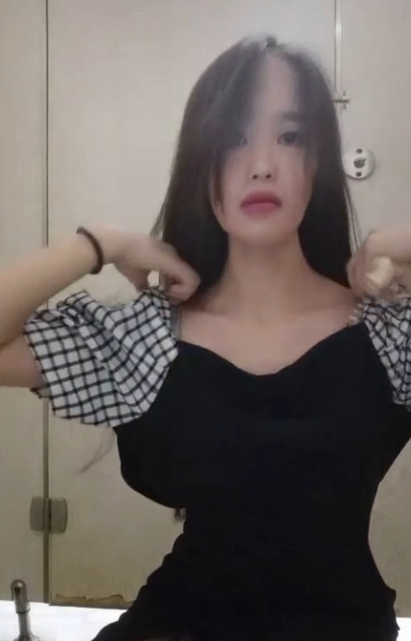 厕所战神：雪儿粉15.6G合集，收藏65个视频