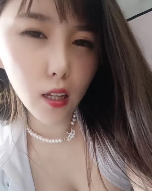 温情感动：大罩杯女主与小羊共舞，收藏57次，百度搜索量115