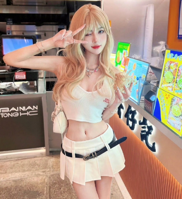 小柔：AI网红视频大放送，涉及去衣话题，百度盘转载数量众多