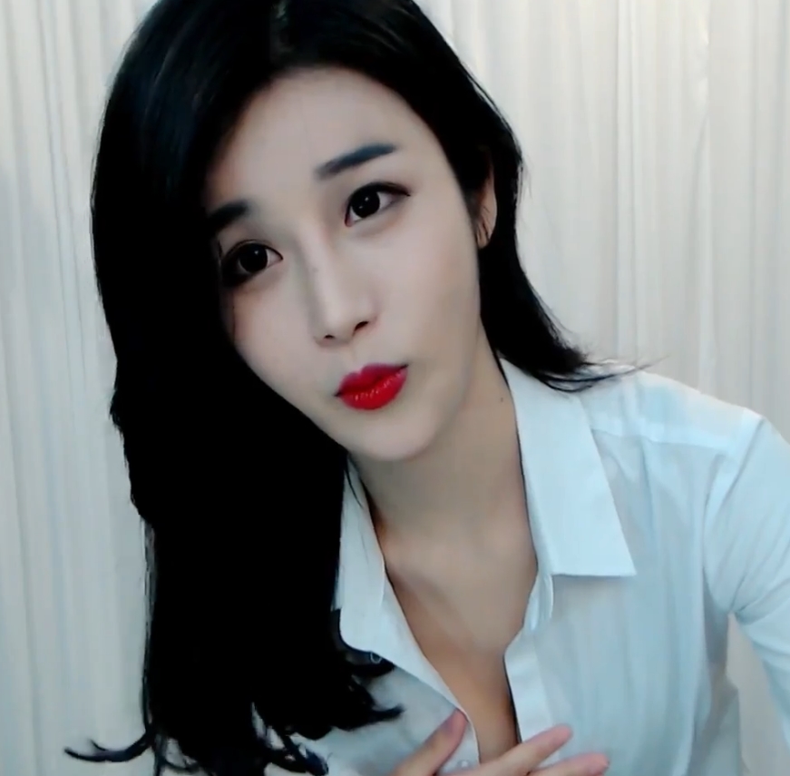 闪现舞姿惊艳斗鱼！小米热舞视频收藏29，百度搜索量115