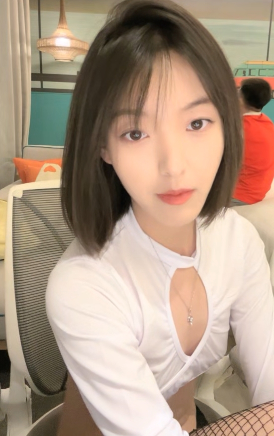 “有趣的灵魂绿转黄”：熙颜的精彩视频收藏