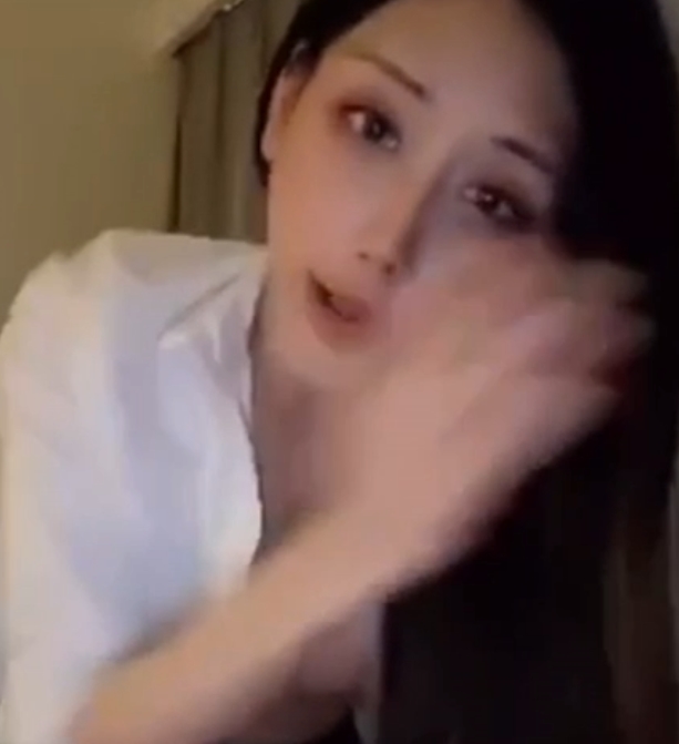 看。虽然需要解压和注意文件后缀，但是这些都是小问题。如果你想要一份高质量的钱心心视频合集，那么这个压缩包绝对不容错过！