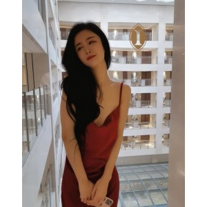 藏这样一段珍贵的私拍视频，不仅可以欣赏美丽的蔓CC，还能感受到空姐这个职业的魅力与辛苦。快来收藏这份1.86G的珍贵视频吧！