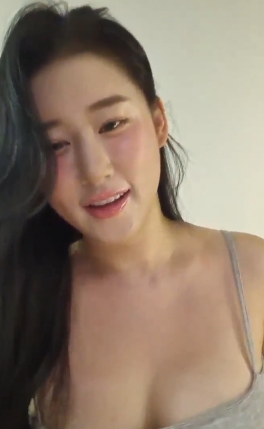 韩国BJ熊猫团智仁in0410私拍视频《75v19.7g》，收藏珍贵视频资源