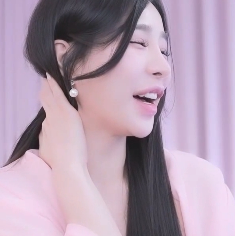 K等平台搜索高恩珠的视频，欣赏她的逗趣热舞。112v20g的视频大小恰到好处，不会占用太多空间，方便收藏和观看。快来一起加入高恩珠的粉丝团，感受她带来的欢乐和活力吧！