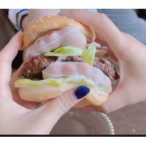 香甜小零食网红地瓜小盆友大合集，6部白色裙裙帆布鞋树林视频尺度惹人期待