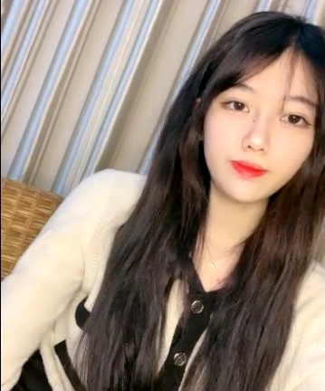 舞蹈系主播小李自选视频合集50V8.4G百度盘分享，解压密码：aifuliji.ml，下载必备解压软件推荐！