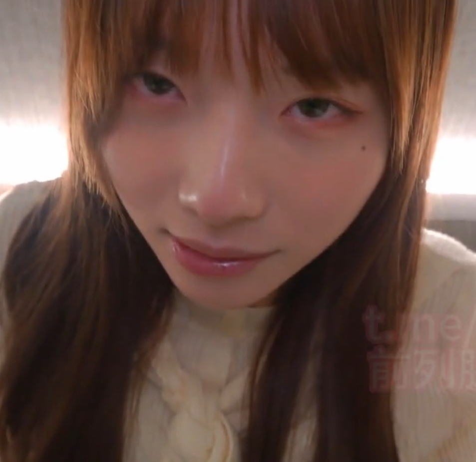 转载伪娘TSJunnaHung筱鈞圣诞夜女装合集1V756MB,好友惊喜