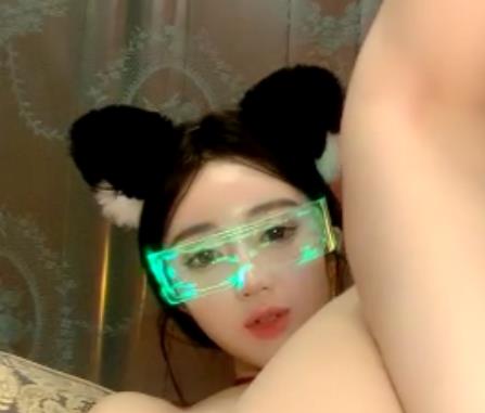 优质直播平台S女神情Q肚兜最新合集1V2.1G，完美好身材全程露脸，直播精彩不断